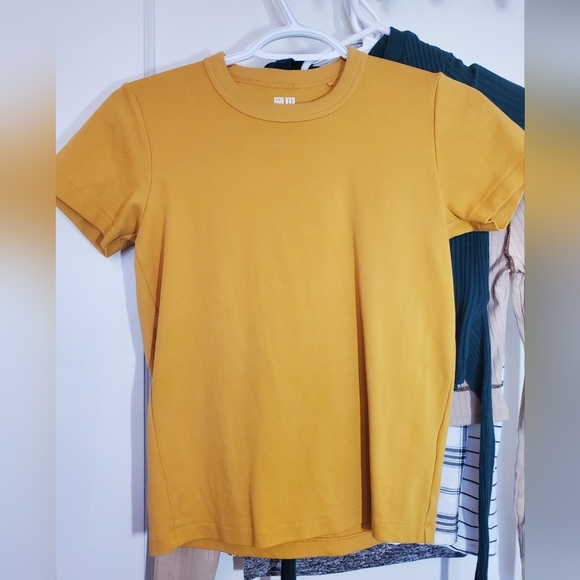 Mustard Yellow Uniqlo U Crew Neck Short Sleeve T-Shirt - Picture 2 of 2
